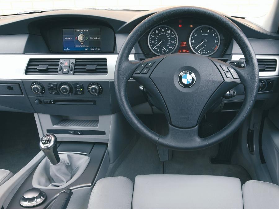  BMW 520i Sedan 2003 года  (UK) (фото 4 из 12)